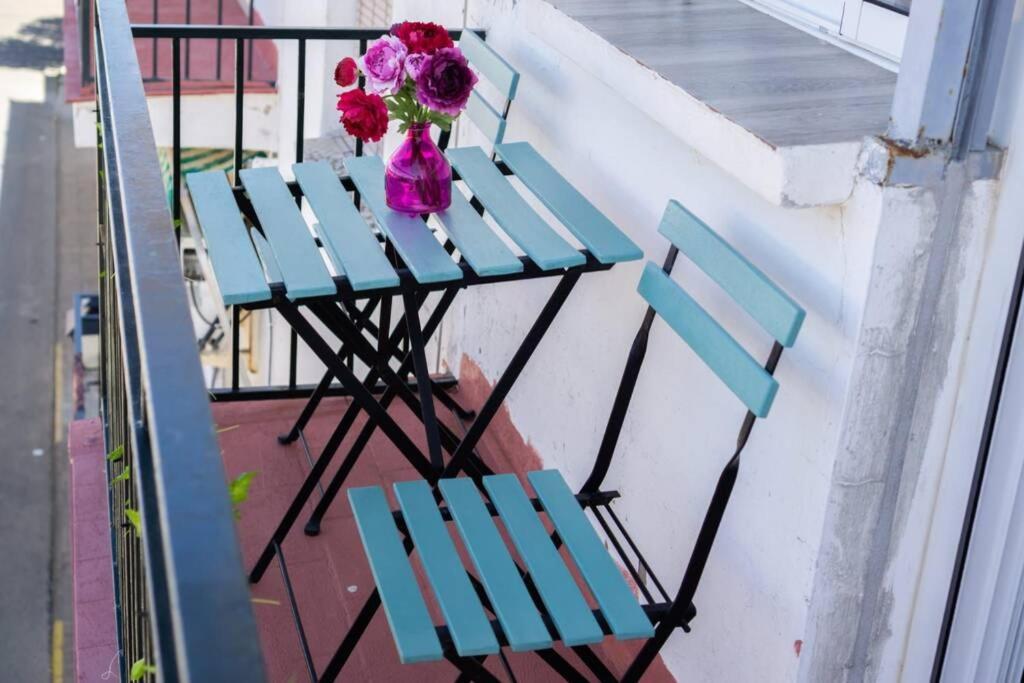 Pablo Neruda Tourist Home Кармона Екстериор снимка